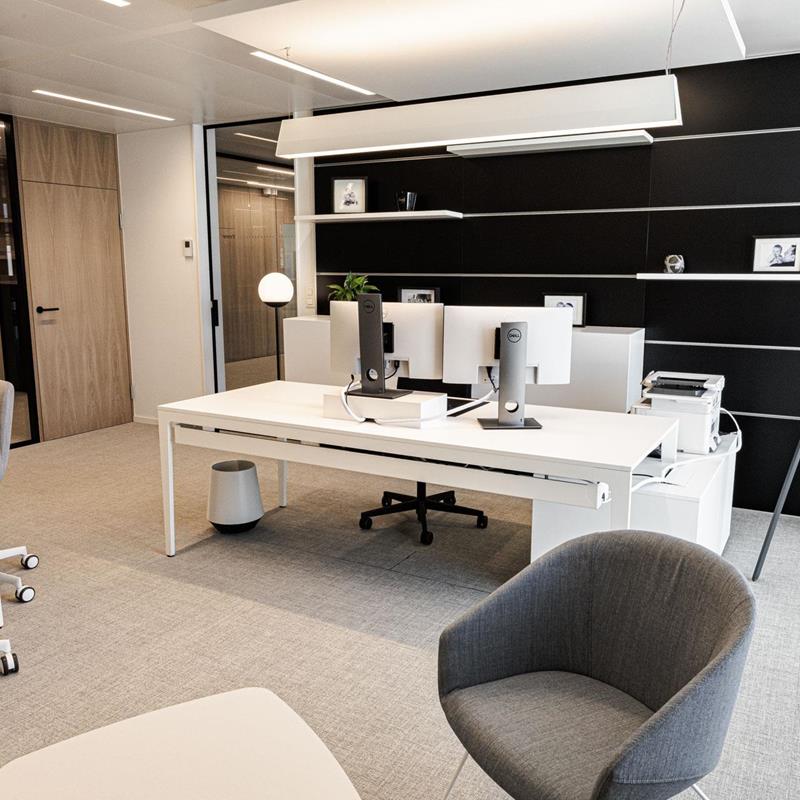 The result is an office that inspires a sense of freshness and quality